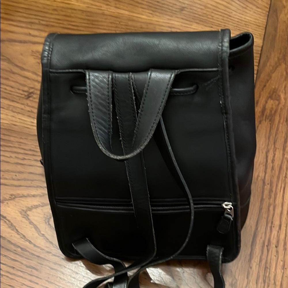 Vintage Coach 9791 Black Leather Backpack with Silver Closure - Picture 7 of 13